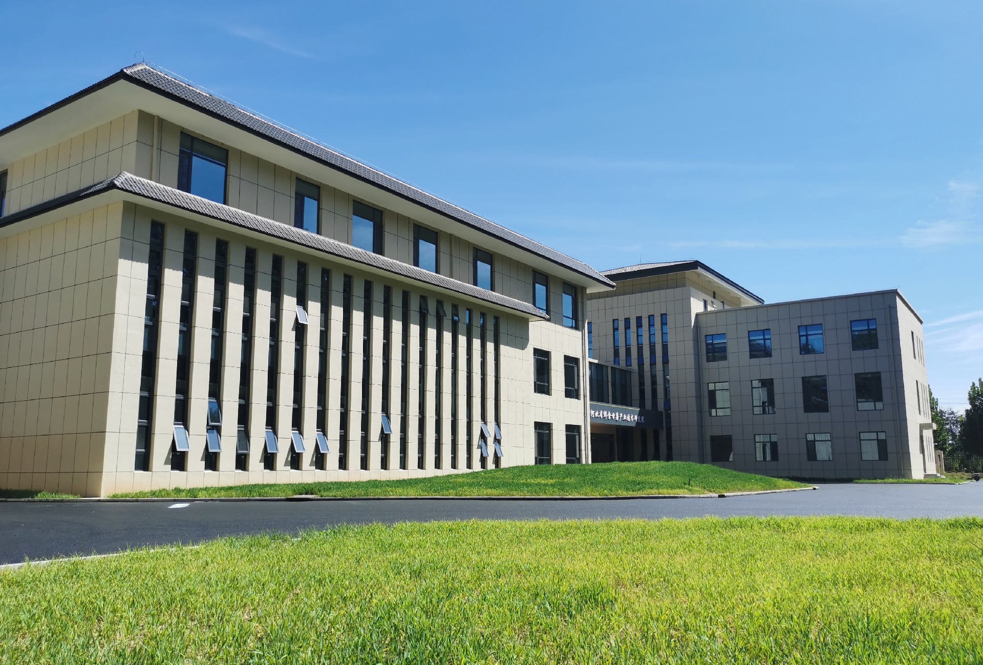 1731544965711607.jpg 01辦公環(huán)境.jpg